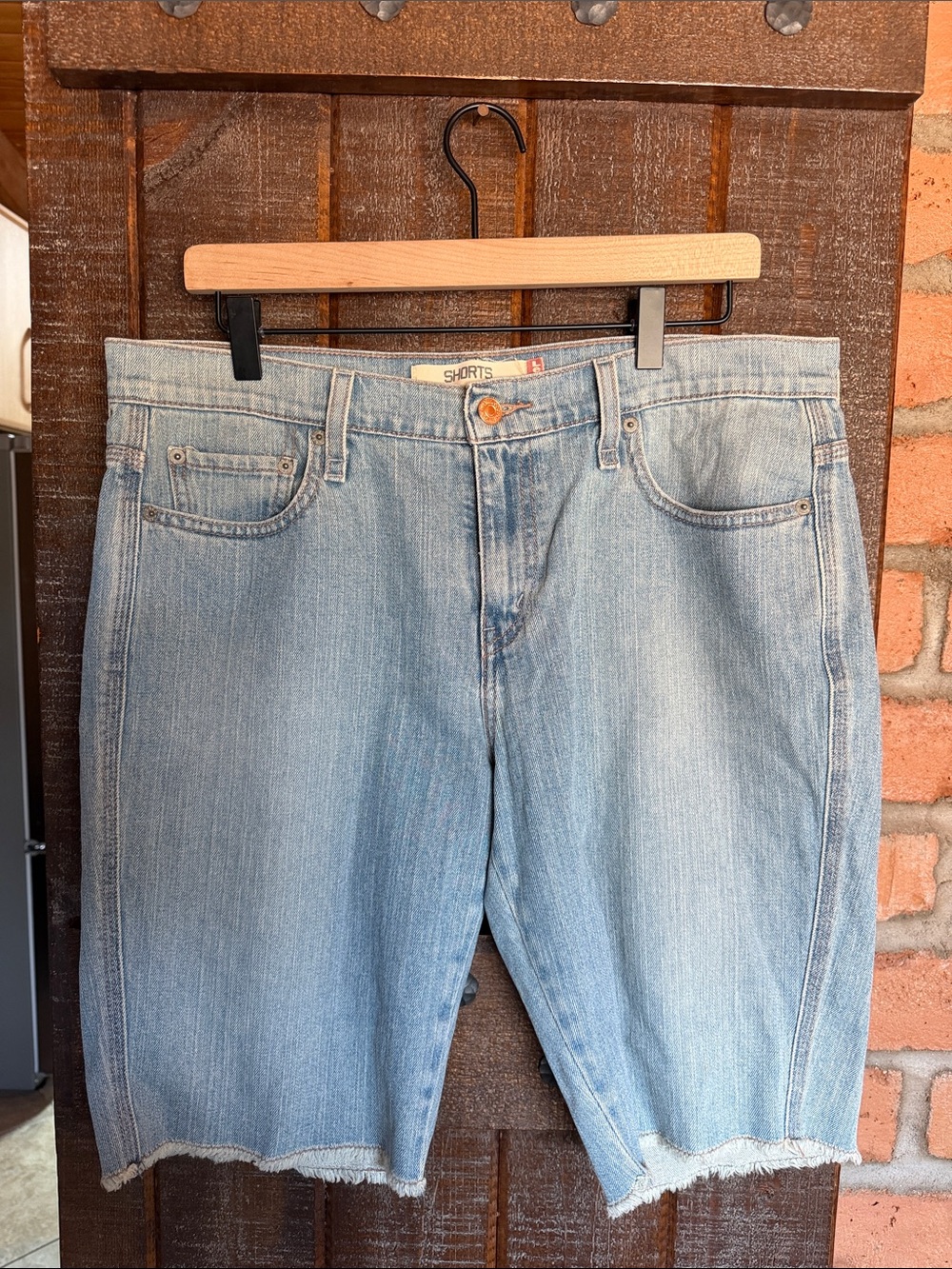 RARE Levi’s 515 shorts frayed cut offs colorful back pockets trim womens size 12 - Picture 3 of 12